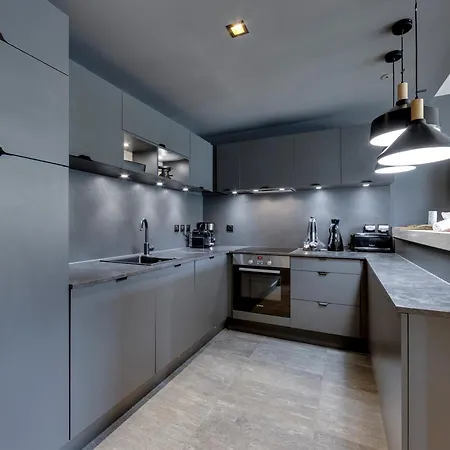 Apartment Le Lac: 4 Pieces, 6 Pers, Wifi, Linge Inclus - Fr-1-641-80 Tignes